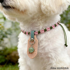 Collier pour animaux de compagnie fait main original | Cristal naturel et fil Yu tressé (émeraude)